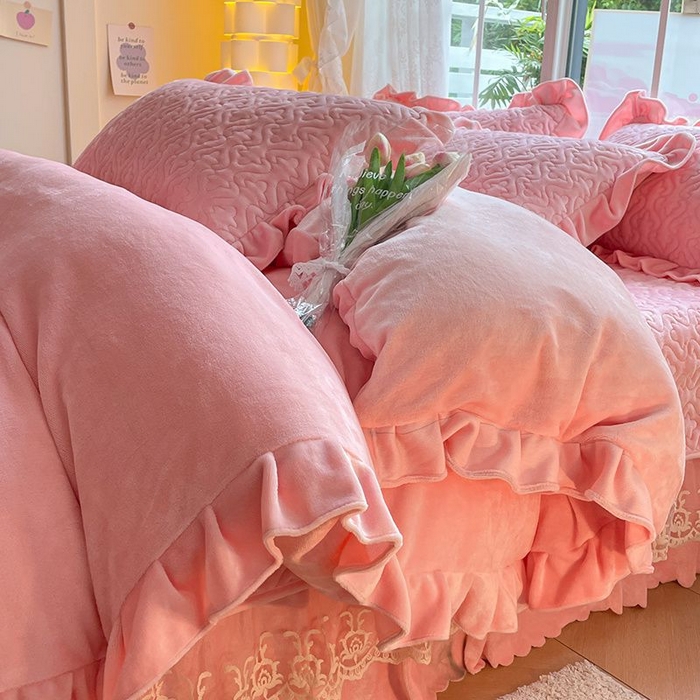 91家纺网 家纺一手货源 找家纺 （总）畅畅家纺 2024新款冬季韩版花边蕾丝牛奶绒床盖四件套