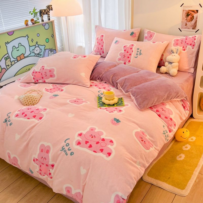 91家纺网 家纺一手货源 找家纺 2024新款原创小清新牛奶绒印花四件套 多巴胺兔