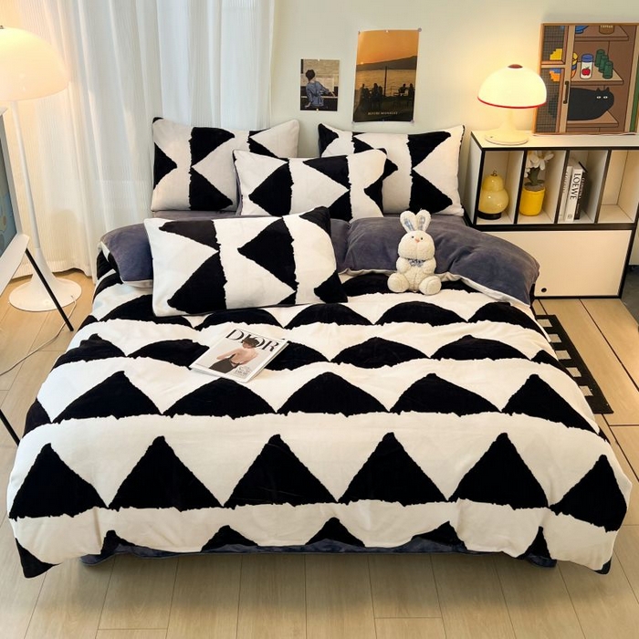 91家纺网 家纺一手货源 找家纺 2024新款原创小清新牛奶绒印花四件套 三角空间