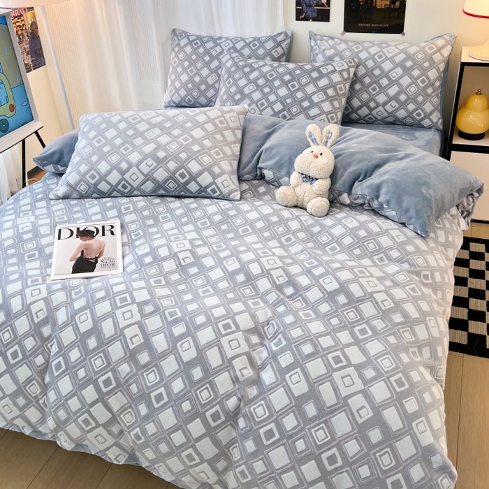 91家纺网 家纺一手货源 找家纺 2024新款原创白色小清新场景雕花牛奶绒单被套四件套 幸运魔方