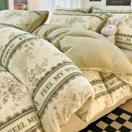 2024新款原创白色小清新场景雕花牛奶绒单被套四件套 相约巴黎