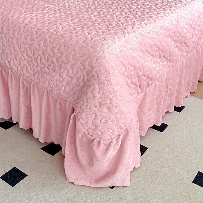 91家纺网 家纺一手货源 找家纺 陌乘坊家纺 2024新款牛奶绒床盖款四件套-香奈 香奈-樱花粉