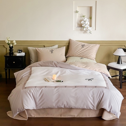 91家纺网 家纺一手货源 找家纺 2024新款全棉磨毛数码印花绣花四件套-情书 情书灰