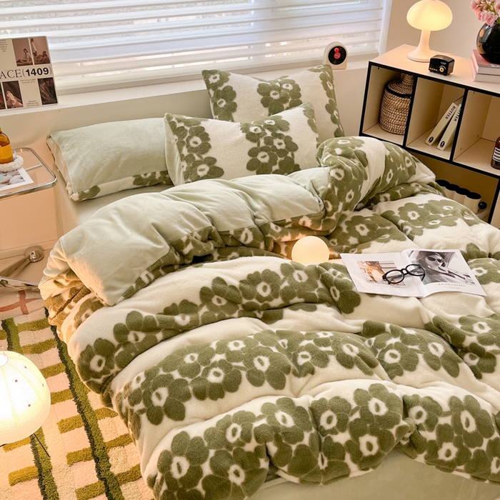 91家纺网 家纺一手货源 找家纺 金爱家 2024新款全消光牛奶绒A类纯色獭兔毛绒立体雕花牛奶绒四件套 兔毛微醺绿