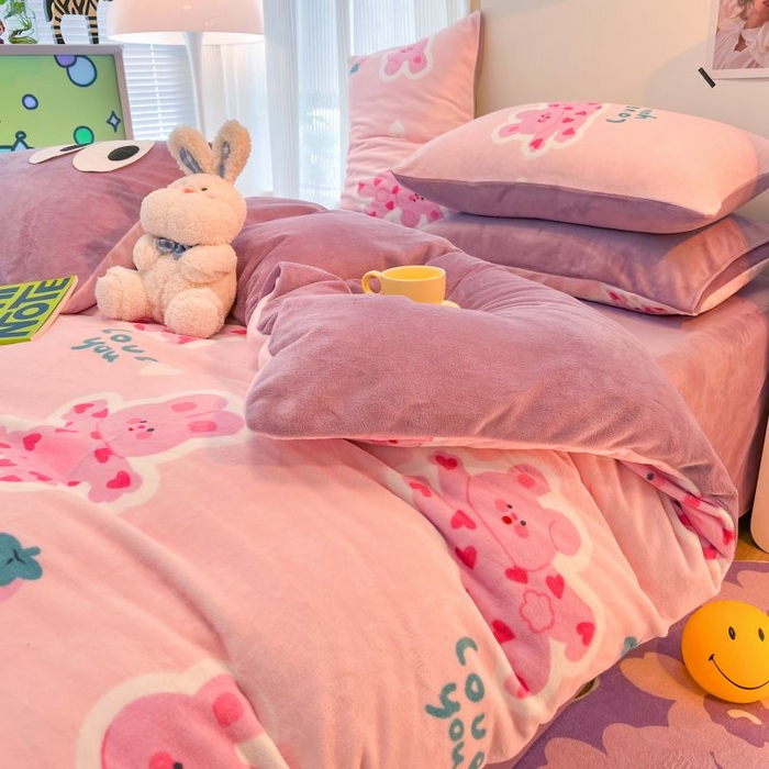 91家纺网 家纺一手货源 找家纺 2024新款原创小清新牛奶绒印花四件套 多巴胺兔