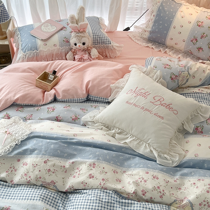 91家纺网 家纺一手货源 找家纺 昔可家纺 2024新款仙仙蕾丝贴边全棉花边款四件套 仙仙草莓兔