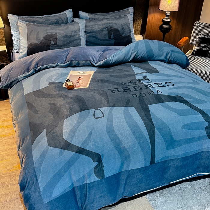 91家纺网 家纺一手货源 找家纺 新方向 2025A类丽丝绒+全消光牛奶绒四件套-奥弗恩-深蓝