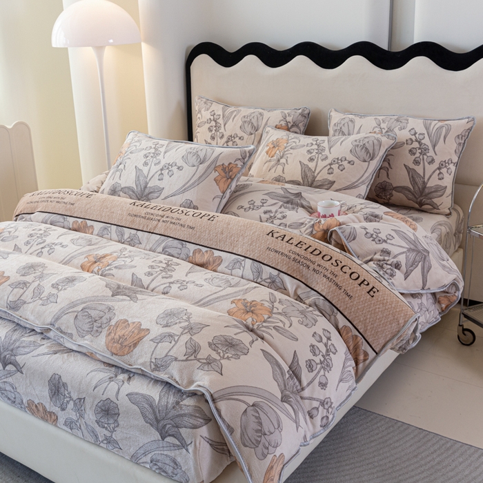 91家纺网 家纺一手货源 找家纺 欧喜璐 2024年新款 8.5-9.5斤加厚牛奶绒金貂绒法莱绒四件套单被套 锦上添花