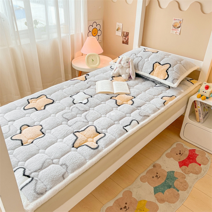 91家纺网 家纺一手货源 找家纺 雯豆家纺 2024新品泰迪绒学生床垫宿舍床褥子加厚上下铺北极绒床护垫 泰迪绒床褥-闪耀星辰