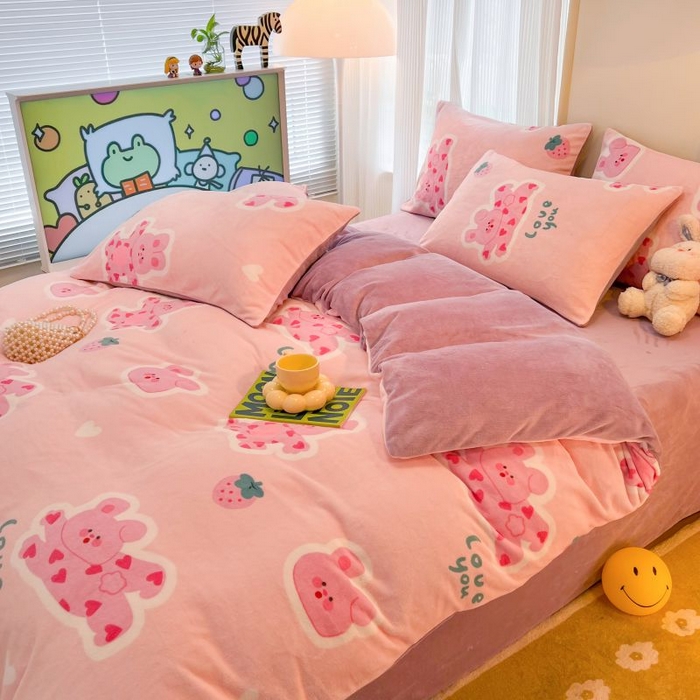 91家纺网 家纺一手货源 找家纺 2024新款原创小清新牛奶绒印花四件套 多巴胺兔