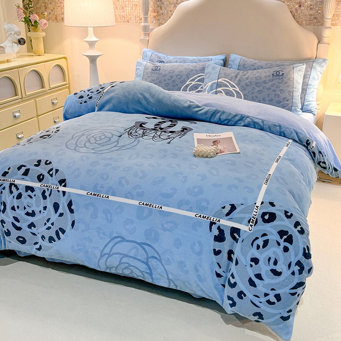 91家纺网 家纺一手货源 找家纺 新方向 2025年 A类全消光牛奶绒四件套-漫步温莎-以太兰