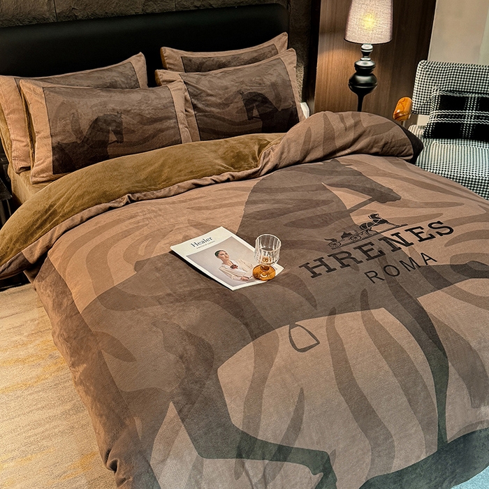 91家纺网 家纺一手货源 找家纺 （总）控价 2025A类丽丝绒+全消光牛奶绒四件套-奥弗恩