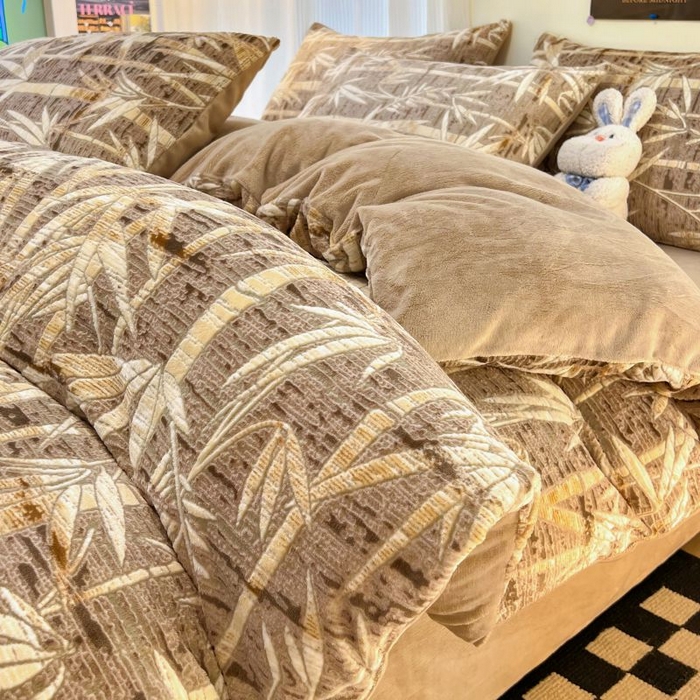 91家纺网 家纺一手货源 找家纺 2024新款原创白色小清新场景雕花牛奶绒单被套四件套 国风竹叶