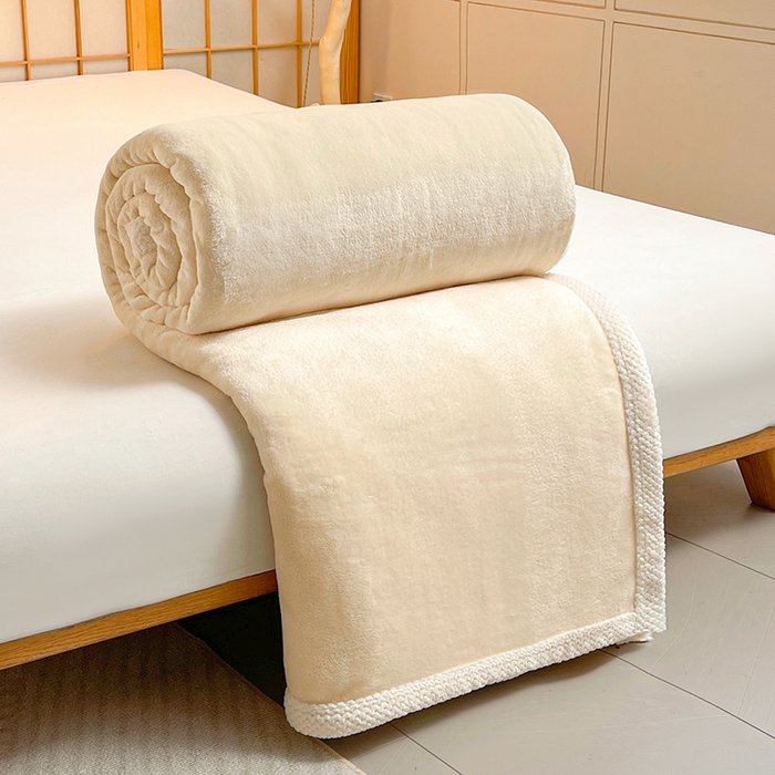 91家纺网 家纺一手货源 找家纺 千荨 2024新款亲肤舒适高克重双面牛奶绒纯色毛毯 牛奶绒-米白