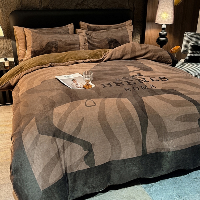 91家纺网 家纺一手货源 找家纺 新方向 2025A类丽丝绒+全消光牛奶绒四件套-奥弗恩-咖啡