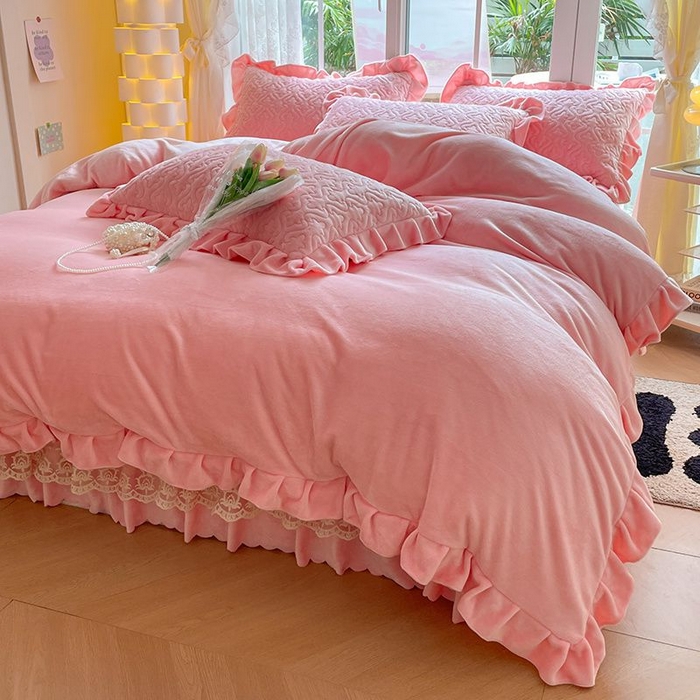 91家纺网 家纺一手货源 找家纺 （总）畅畅家纺 2024新款冬季韩版花边蕾丝牛奶绒床盖四件套