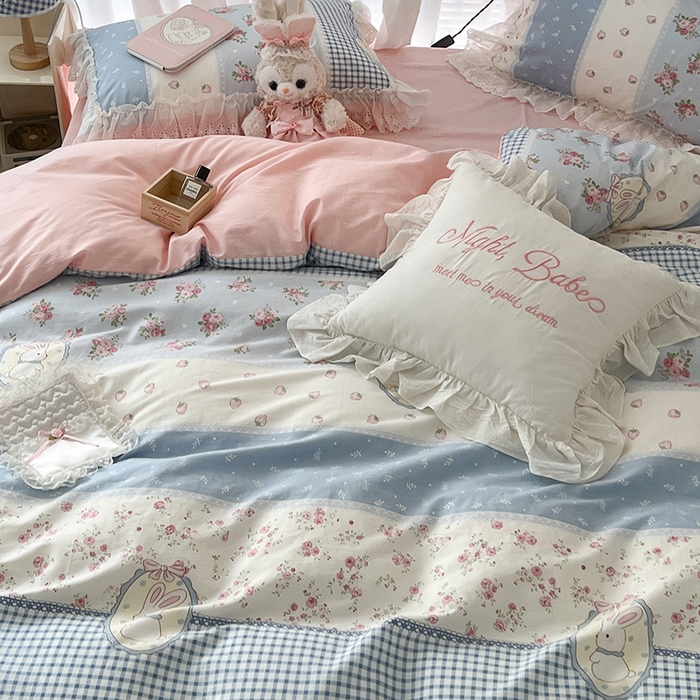 91家纺网 家纺一手货源 找家纺 昔可家纺 2024新款仙仙蕾丝贴边全棉花边款四件套 仙仙草莓兔