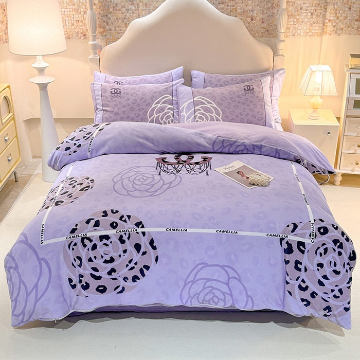 91家纺网 家纺一手货源 找家纺 新方向 2025年 A类全消光牛奶绒四件套-漫步温莎-莫奈紫