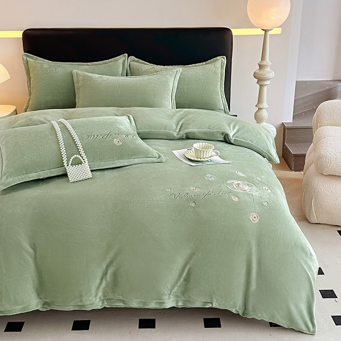 91家纺网 家纺一手货源 找家纺 陌乘坊家纺 2024新款牛奶绒床盖款四件套-香奈 香奈-牛油果绿