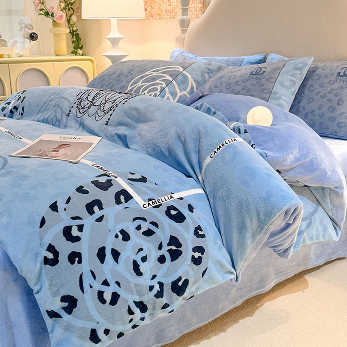 91家纺网 家纺一手货源 找家纺 新方向 2025年 A类全消光牛奶绒四件套-漫步温莎-以太兰