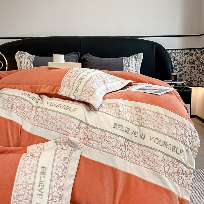 91家纺网 家纺一手货源 找家纺 苹果星家纺 2024新款秋冬高定系列立体刺绣230g全消光牛奶绒-赛琳娜 赛琳娜-艾玛橙