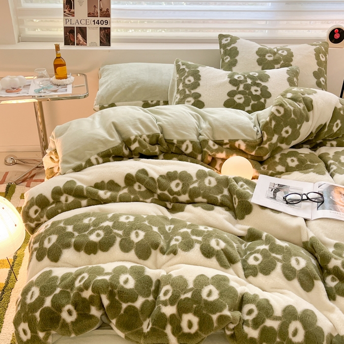 91家纺网 家纺一手货源 找家纺 金爱家 2024新款全消光牛奶绒A类纯色獭兔毛绒立体雕花牛奶绒四件套 兔毛微醺绿