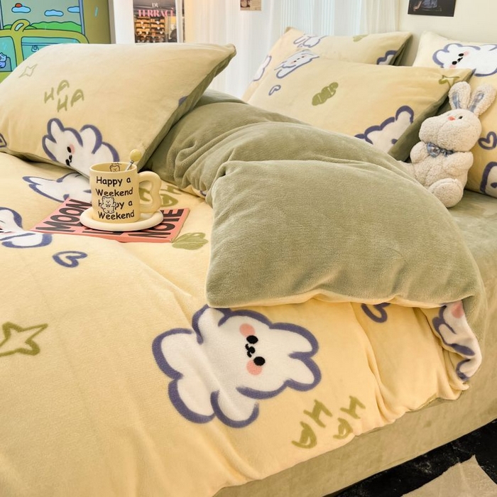 91家纺网 家纺一手货源 找家纺 2024新款原创小清新牛奶绒印花四件套 兔宝宝