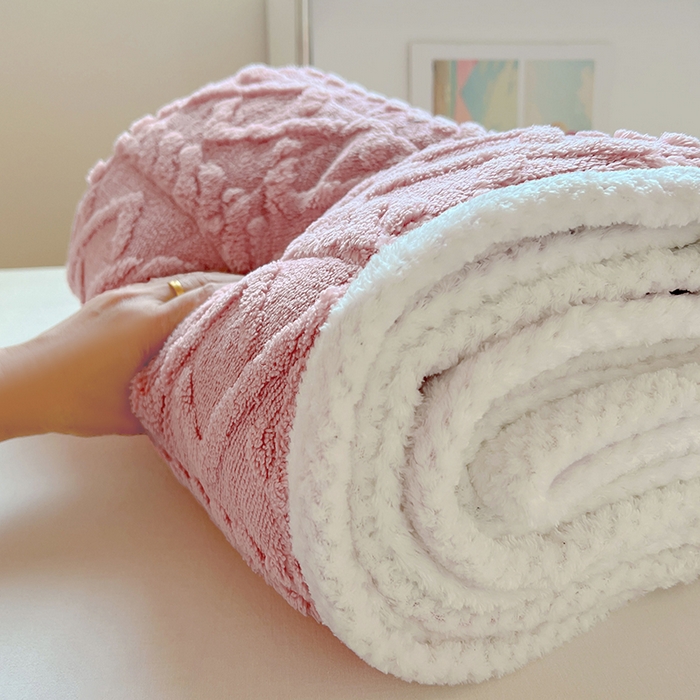 91家纺网 家纺一手货源 找家纺 贝拉梦家纺 2024新款塔肤绒牛奶绒纯色学生宿舍夹棉软床垫子护床垫 梦玫瑰