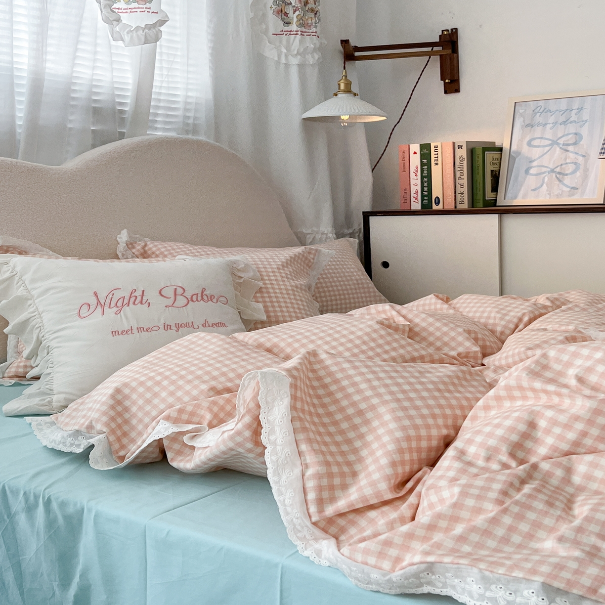 91家纺网 家纺一手货源 找家纺 昔可家纺 2024新款m1u系格子蕾丝花边四件套 甜心粉格