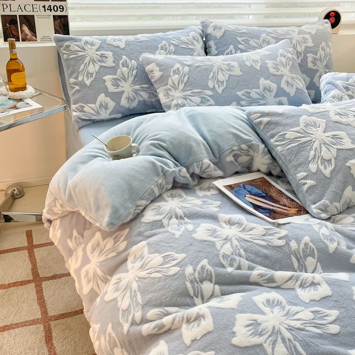 91家纺网 家纺一手货源 找家纺 金爱家 2024新款全消光牛奶绒A类纯色獭兔毛绒立体雕花牛奶绒四件套 兔毛梦蝶兰