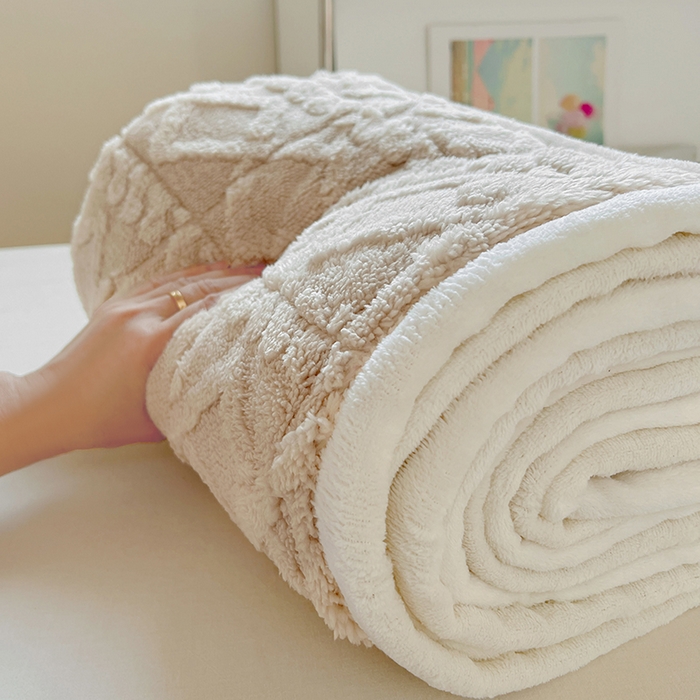 91家纺网 家纺一手货源 找家纺 贝拉梦家纺 2024新款塔肤绒牛奶绒纯色学生宿舍夹棉软床垫子护床垫 奶丝米