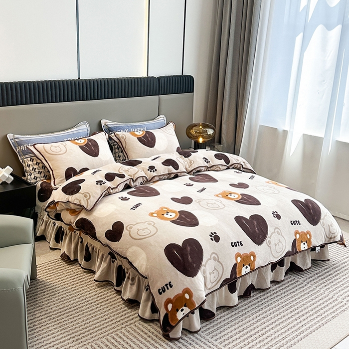 91家纺网 家纺一手货源 找家纺 欧喜璐 2024年新款 8.5-9.5斤加厚牛奶绒金貂绒法莱绒四件套单被套 爱心熊