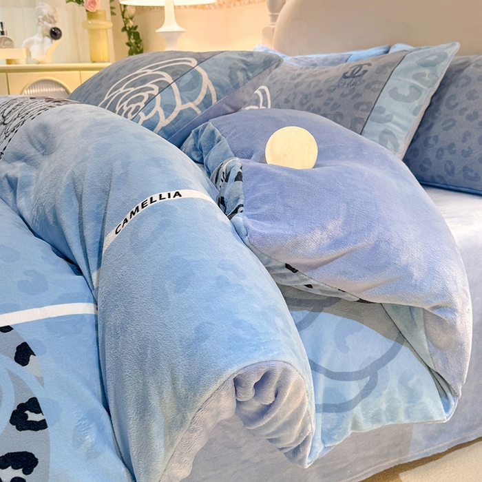 91家纺网 家纺一手货源 找家纺 新方向 2025年 A类全消光牛奶绒四件套-漫步温莎-以太兰