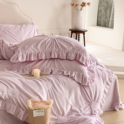 91家纺网 家纺一手货源 找家纺 （总）2024新款牛奶绒爱心法式立体刺绣系列四件套