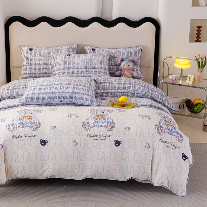 91家纺网 家纺一手货源 找家纺 欧喜璐 2024年新款 8.5-9.5斤加厚牛奶绒金貂绒法莱绒四件套单被套 爱心熊.