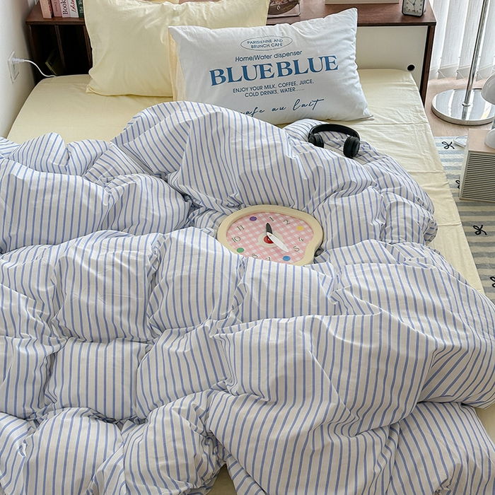 91家纺网 家纺一手货源 找家纺 昔可家纺 2024新款竖条全棉四件套大版枕套系列 盐系蓝条纹