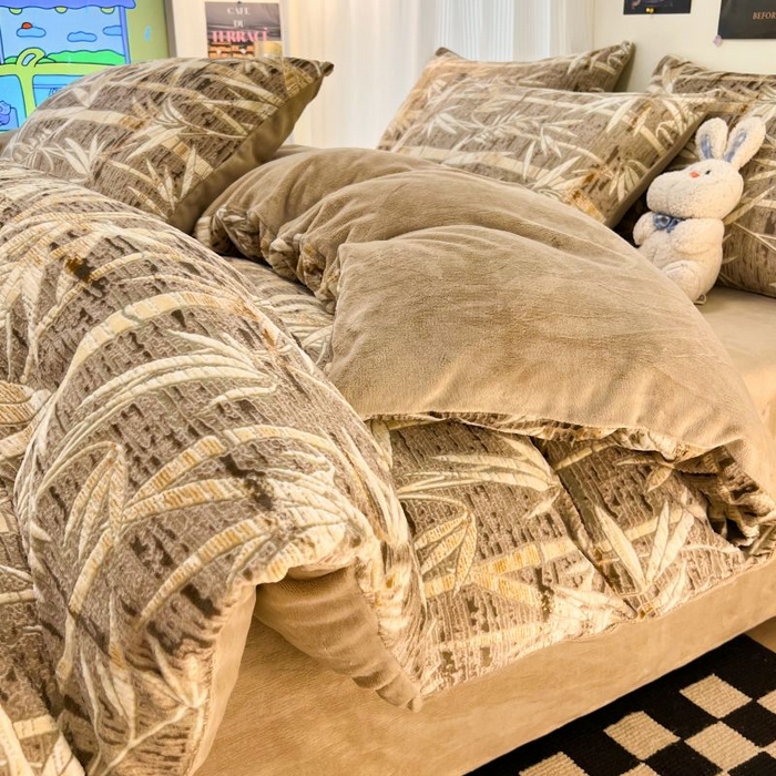 91家纺网 家纺一手货源 找家纺 2024新款原创白色小清新场景雕花牛奶绒单被套四件套 国风竹叶