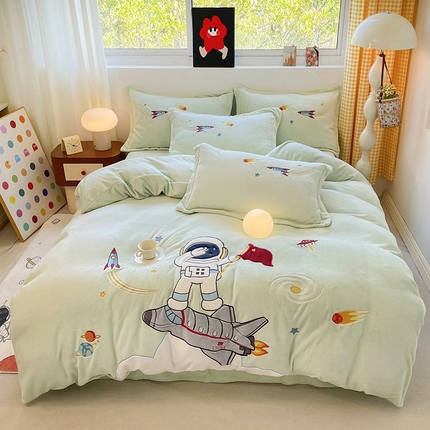 91家纺网 家纺一手货源 找家纺 （总）金绣美居 2025新款牛奶绒毛绒贴布绣花保暖四件套-探险家