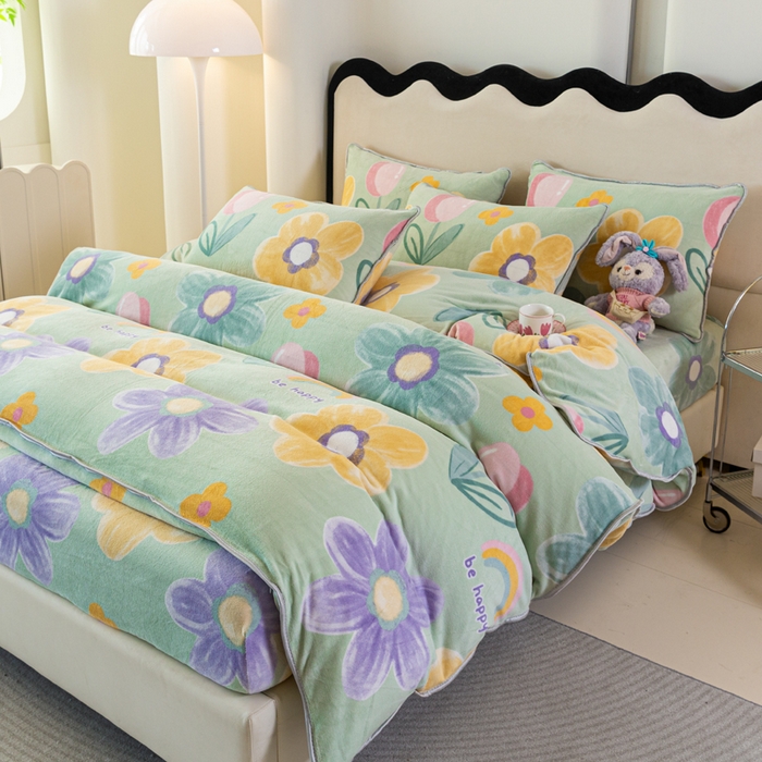 91家纺网 家纺一手货源 找家纺 欧喜璐 2024年新款 8.5-9.5斤加厚牛奶绒金貂绒法莱绒四件套单被套 花海