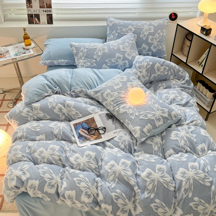 91家纺网 家纺一手货源 找家纺 金爱家 2024新款全消光牛奶绒A类纯色獭兔毛绒立体雕花牛奶绒四件套 兔毛梦蝶兰