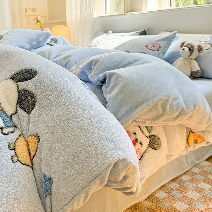 91家纺网 家纺一手货源 找家纺 义博家纺 2025新款雪花绒印花四件套 好伙伴