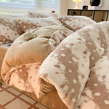 金爱家 2024新款全消光牛奶绒A类纯色獭兔毛绒立体雕花牛奶绒四件套 兔毛意境咖