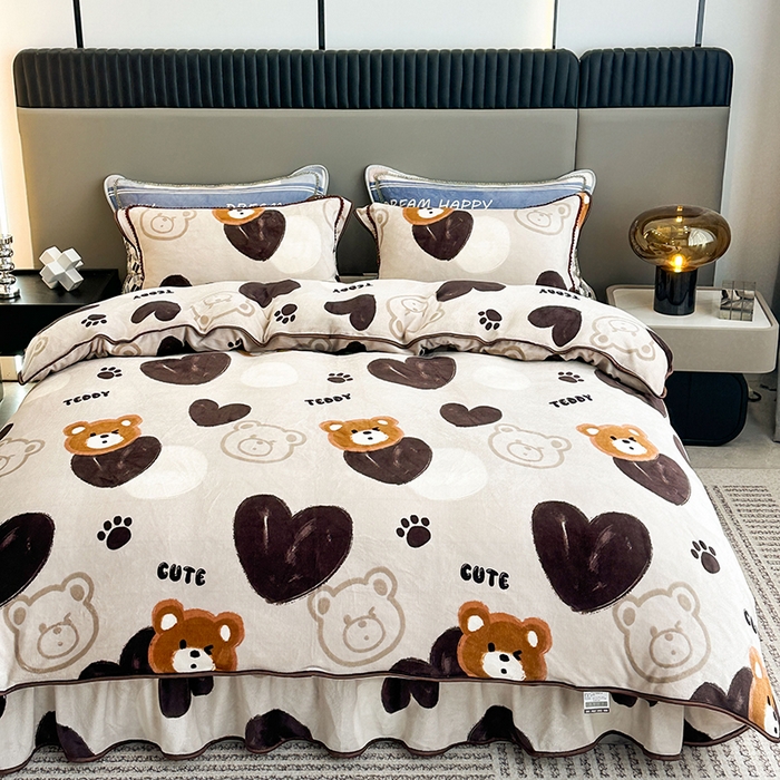 91家纺网 家纺一手货源 找家纺 欧喜璐 2024年新款 8.5-9.5斤加厚牛奶绒金貂绒法莱绒四件套单被套 爱心熊