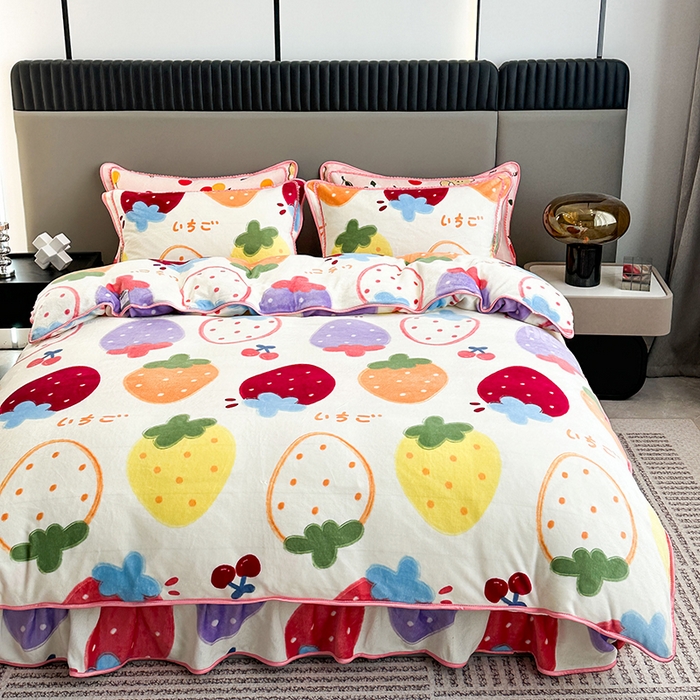 91家纺网 家纺一手货源 找家纺 欧喜璐 2024年新款 8.5-9.5斤加厚牛奶绒金貂绒法莱绒四件套单被套 草莓