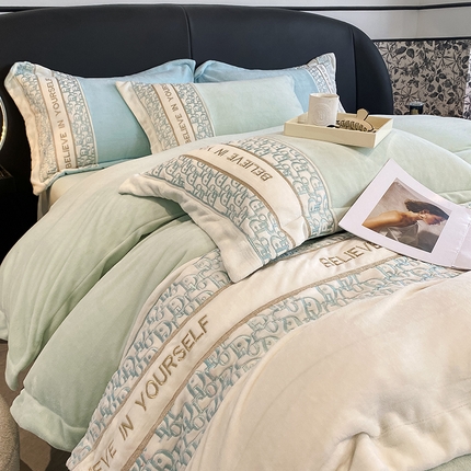 91家纺网 家纺一手货源 找家纺 （总）苹果星家纺 2024新款秋冬高定系列立体刺绣230g全消光牛奶绒-赛琳娜