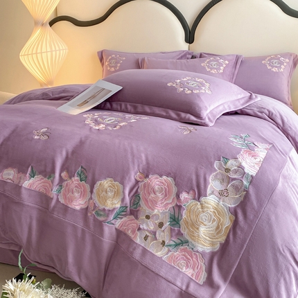 91家纺网 家纺一手货源 找家纺 （总）苹果星家纺 2024新款230克全消光牛奶绒一套4.6公斤刺绣四件套-奢香夫人