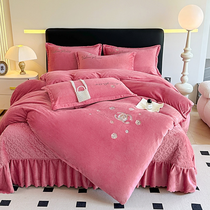 91家纺网 家纺一手货源 找家纺 陌乘坊家纺 2024新款牛奶绒床盖款四件套-香奈 香奈-豆沙色