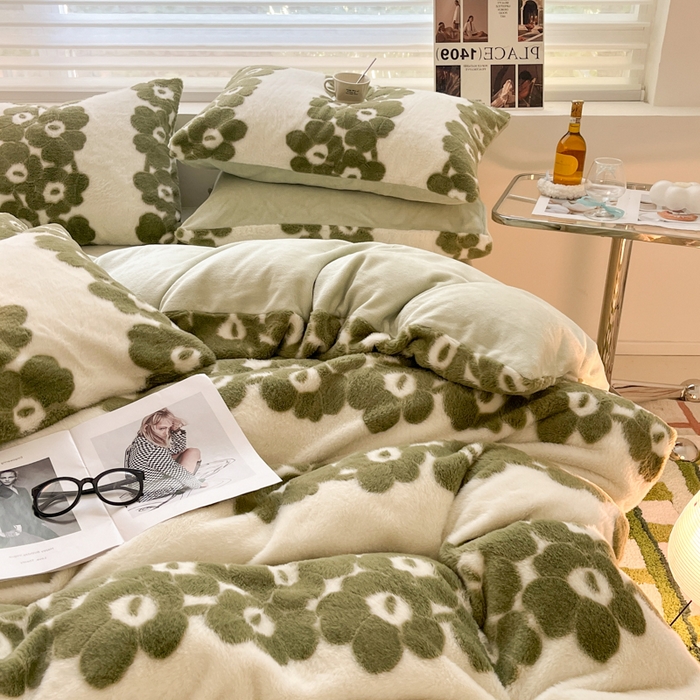 91家纺网 家纺一手货源 找家纺 金爱家 2024新款全消光牛奶绒A类纯色獭兔毛绒立体雕花牛奶绒四件套 兔毛微醺绿