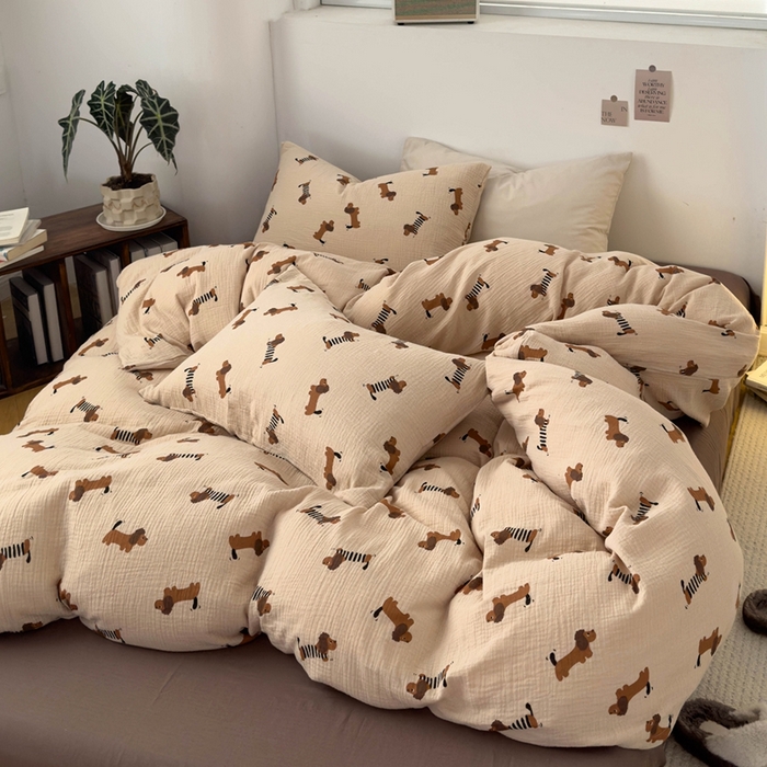 91家纺网 家纺一手货源 找家纺 洋铭区（原狠狠爱） 2024新款皱皱纱四件套 腊肠狗狗