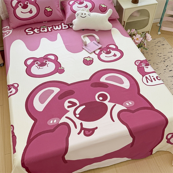 91家纺网 家纺一手货源 找家纺 名兮家居 2024新款大版经典奥特曼-三丽鸥全棉床单 【含防伪标】 乐乐草莓熊